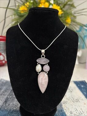 Sterling Silver Rose Quartz Chalcedony Pink Gemstone Pendant Necklace.